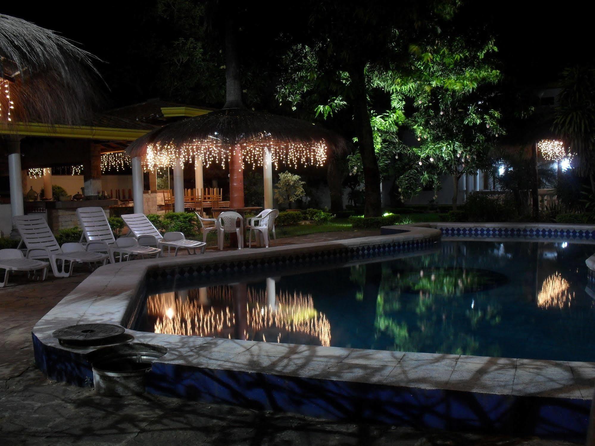 Ross Char Hotel أسونسيون المظهر الخارجي الصورة